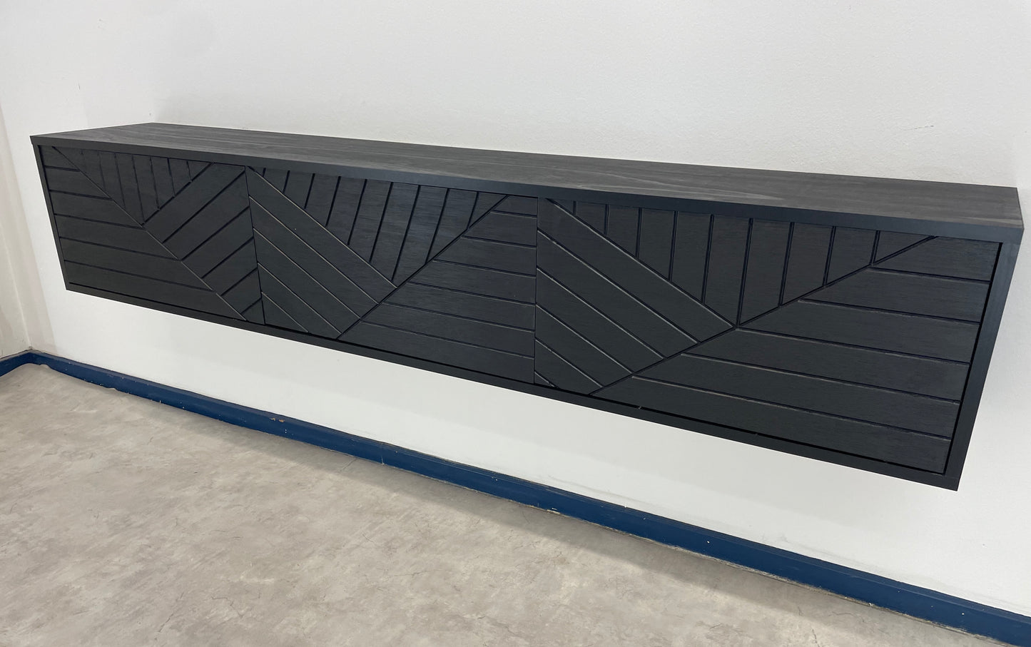 TV Meubel Massief Hout Zwart Beuken 3 deuren ART 9005