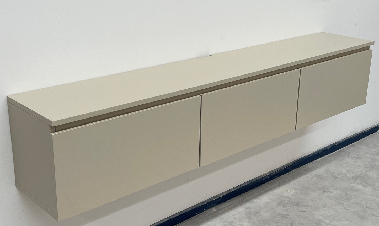 Massief hardhout TV Meubel met 3 klepdeuren