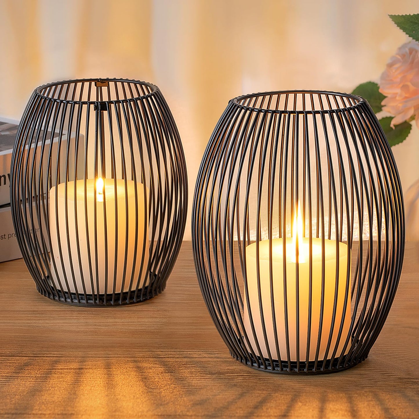 GoMaihe kandelaar set van 2, metalen open en gesloten lantaarn kandelaars, vintage tafeldecoratie kandelaars voor stompkaarsen Kerstmis woonkamer slaapkamer badkamer decoratie, zwart