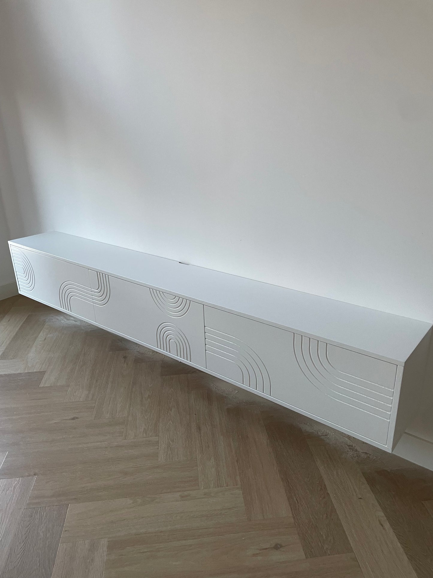 Japandi TV Meubel - ART 4300 - Zwevend Hardhout TV Meubel - Beige | Zwart | Wit