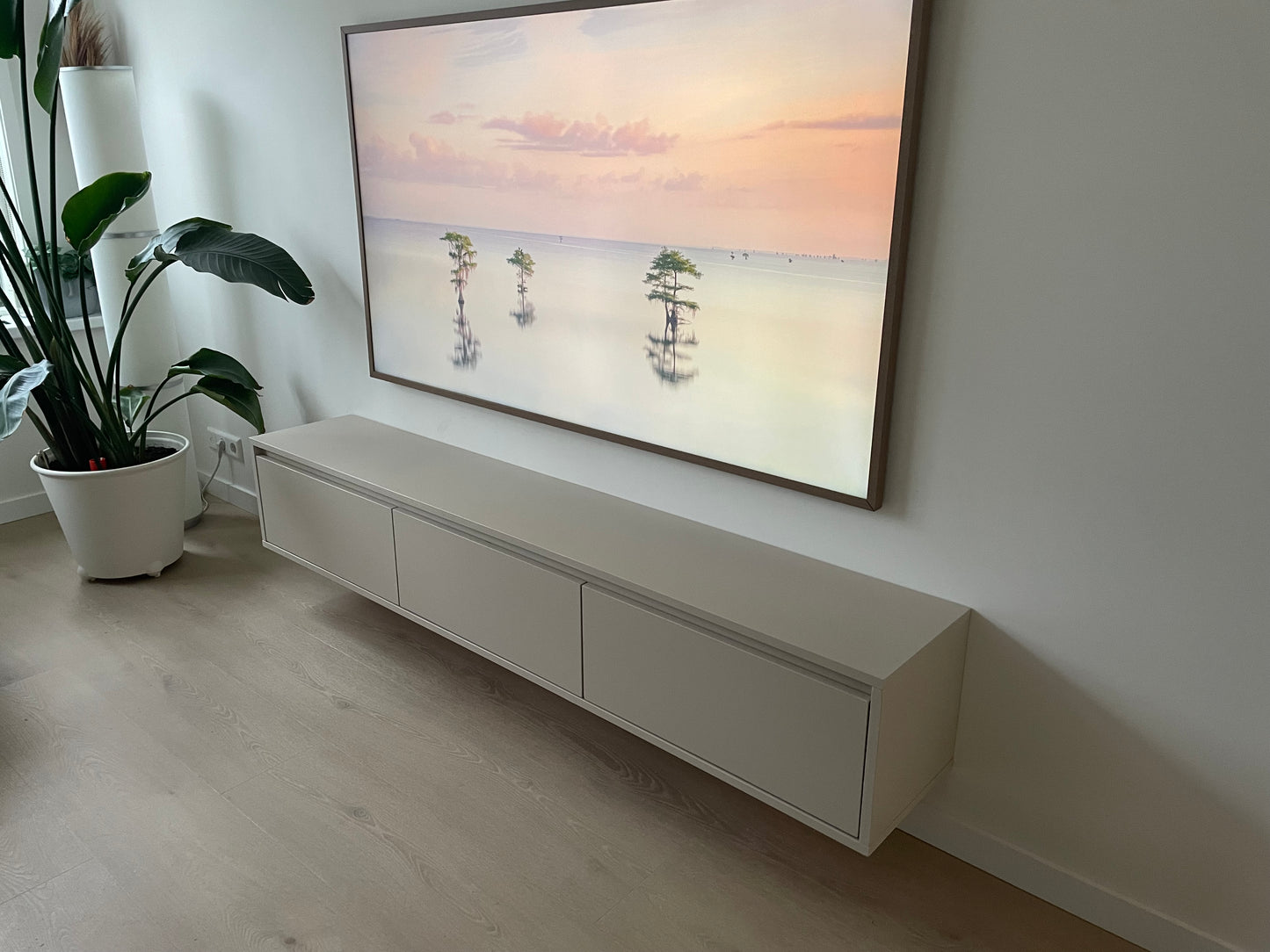 Zwevende TV Meubel - Beukenhout - 3 klepdeuren