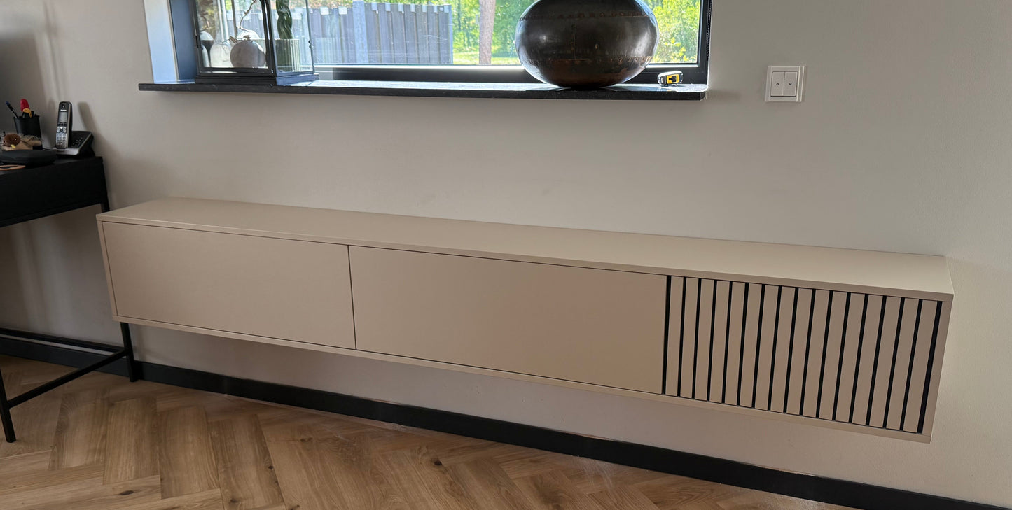 Zwevende TV Meubel - Push-to-open kliksysteem - 3 klepdeuren - Beige | Zwart | Wit |